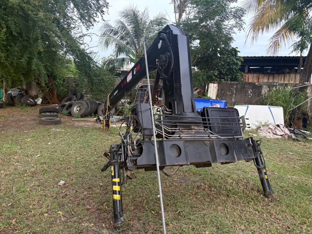 เครน Hiab ติดรถบรรทุก 6ตัน 4ปอก มือสองสภาพดี