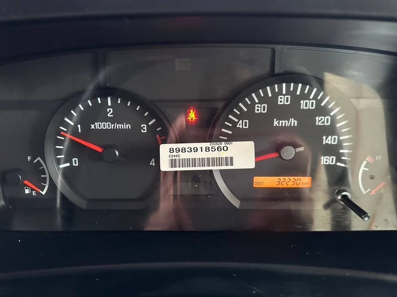 ISUZU NPR 150แรงม้า รถบรรทุก 6ล้อ ดั้มพ์ ปี2022 เลขไมล์ 32,230 กม.