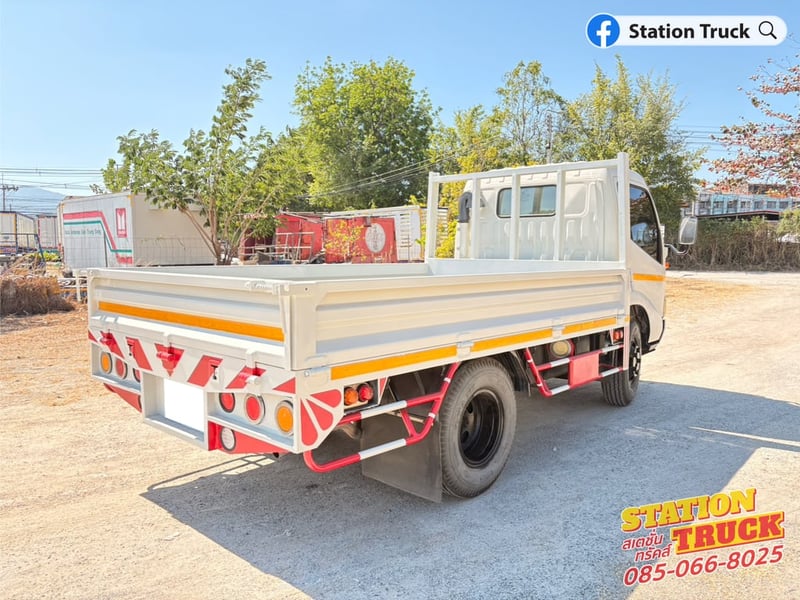 HINO XZU 136แรงม้า รถบรรทุก 6ล้อ กระบะเหล็ก ปี2010 เลขไมล์ 215,230 กม.