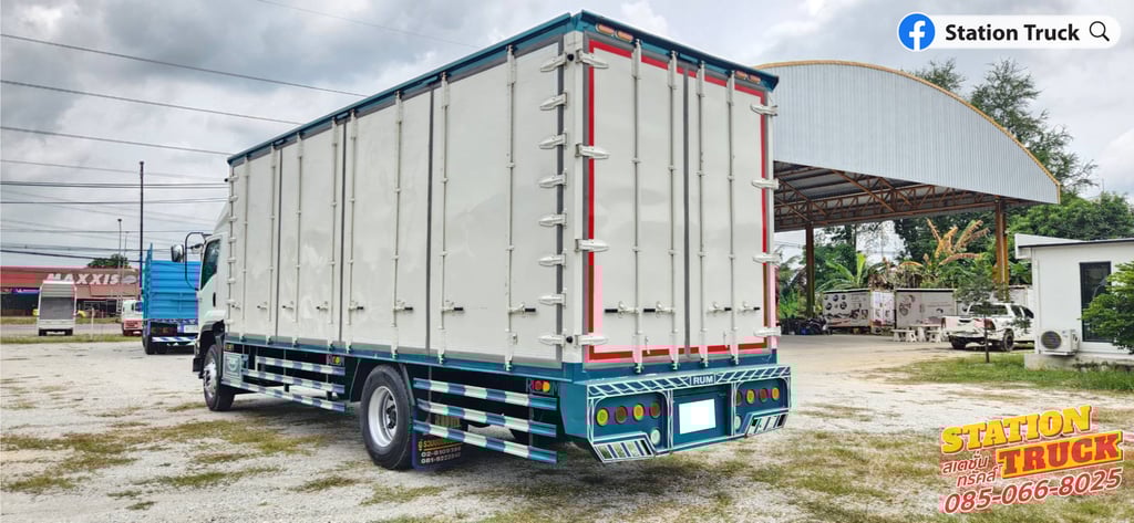 ISUZU FTR 240แรงม้า รถบรรทุก 6ล้อ ตู้แห้ง ปี2018