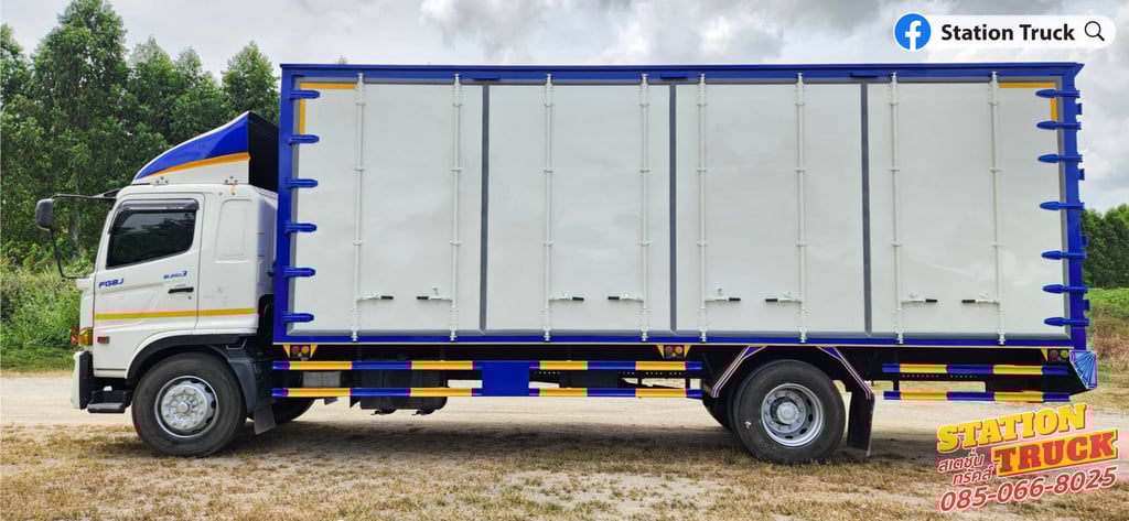 HINO FG 240แรงม้า รถบรรทุก 6ล้อ ตู้แห้ง ปี2021