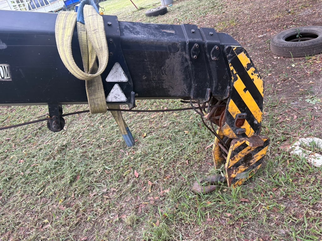 เครน Hiab ติดรถบรรทุก 6ตัน 4ปอก มือสองสภาพดี