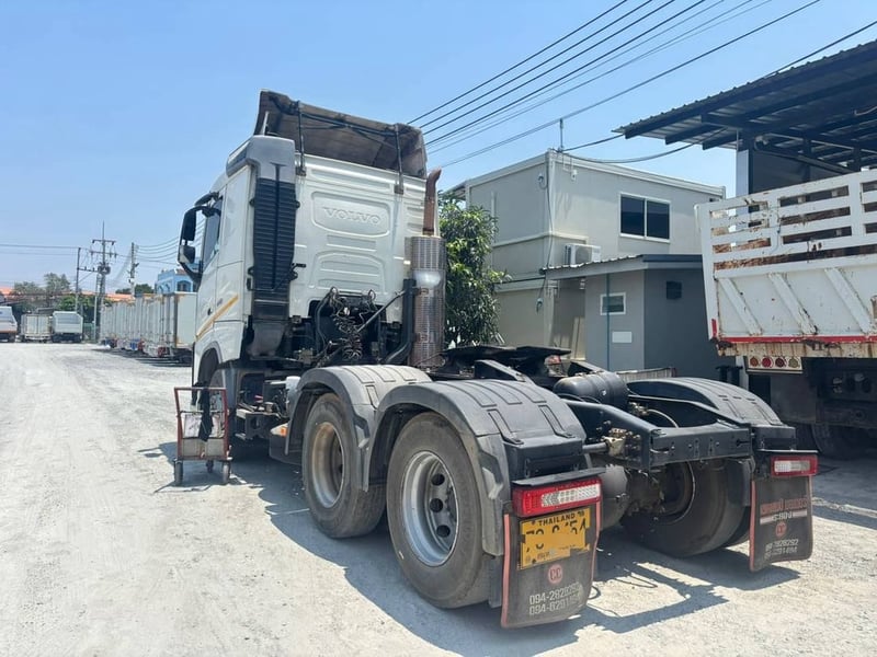 ด่วน Vายตัด  สิบล้อหัวลาก VOLVO หัวสูง FH 440 เเรงม้า ปี 2558  ภายในกว้าง (8454) Sาคา 1,230,000.-