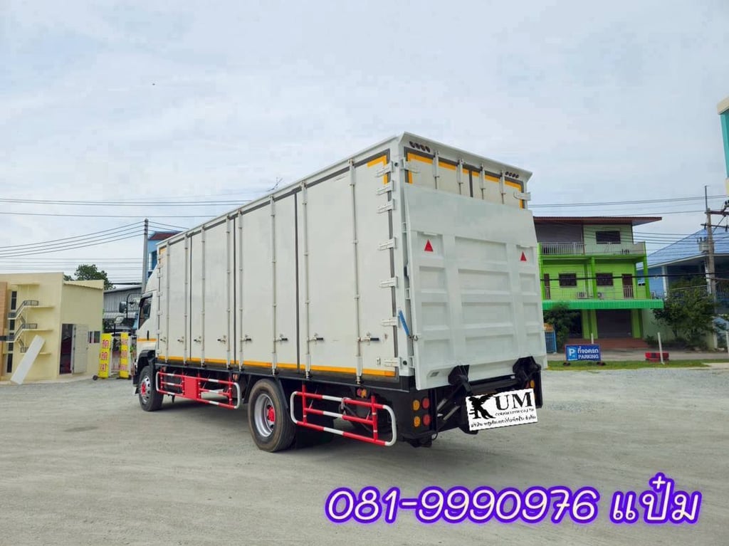 🚚หกล้อตู้สิบบาน ISUZU FTR 240 แรง  ปี 2564 ราคา 1,590,000 บาท(5105