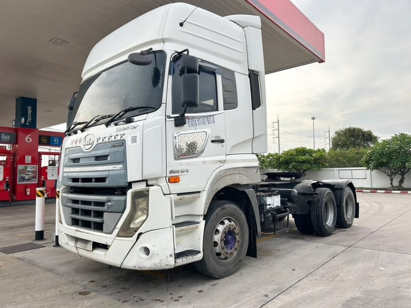 สิบล้อหัวลากสองเพลาUD GWE  Quester 378 แรงม้า ปี 58 (9215)