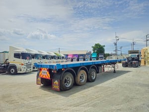 หางพื้นเรียบ  สามเพลา อู่ WAFA   ปี 2565  ยาว 12.35 กว้าง 2.5 Sาคา 490,000.-(8655)