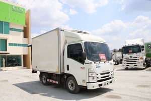 สี่ล้อตู้เย็น ISUZU  NLR 130 แรง  ปี 2566  Vาย 820,000.- (8088)