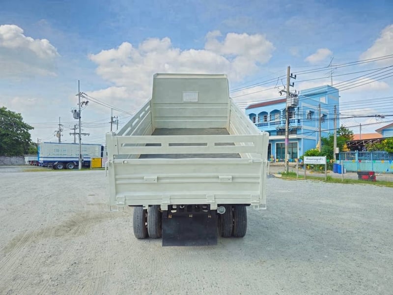 หกล้อดั้มพ์  ISUZU FRR 210 แรง ปี 2564  ยาว 3.87 กว้าง 2.20 สูง 0.98 ลดเหลือ 980,000 .- (3221)