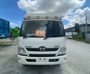 หกล้อโดยสาร HINO XZU  150 แรงม้า ปี 60 (3079)