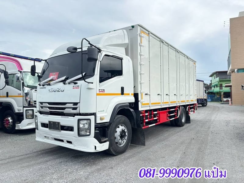 หกล้อตู้สิบบาน ปี 2561 ISUZU FTR 240 เเรง Sาคา 1,470,000.- (0510 หกล้อตู้สิบบาน ปี 2561 ISUZU FTR 240 เเรง Sาคา 1,470,000.- (0510