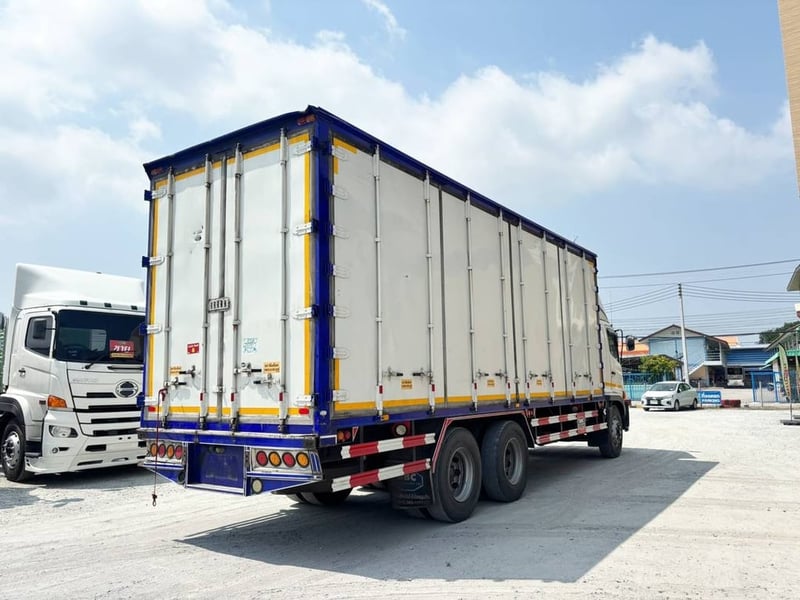 HINO FG8J 240แรงม้า รถบรรทุก 10ล้อ ตู้แห้ง