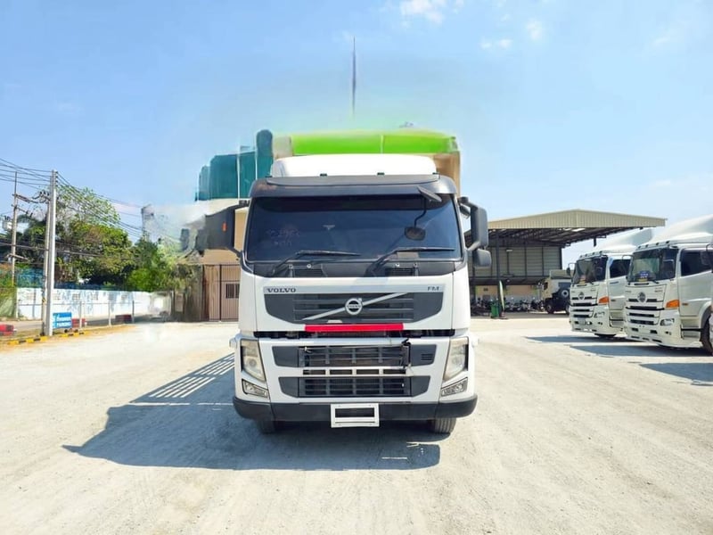 สิบสองล้อคอก VOLVO FM 440 แรง  ปี 2556  ยาว6.55 กว้าง 2.53 สูง 1.92  อู่ เอสซีเค  Sาคา 590,000.-(2900)