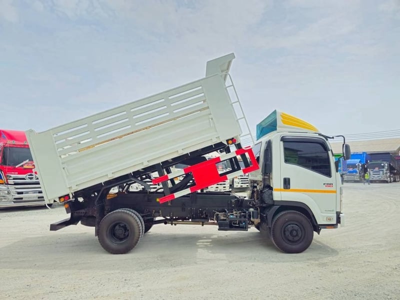 📌หกล้อดั้มพ์ ปี 2565  ISUZU FRR 210 เเรง  💴1,110,000.- (0522)