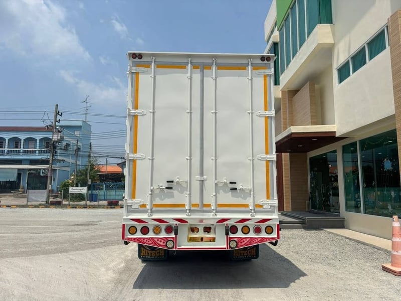 ✅ ปล่อยด่วน สิบล้อตู้ สิบบาน   HINO  FL8J 260 แรง ปี 2561 ยาวนอก 7.6สูงใน 2.56 กว้างใน 2.36  ลดเหลือ 1,750,000.- (2717)