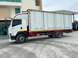 หกล้อตู้สิบบาน ISUZU FTR 240 แรง ปี 2561 (8202) ยาว 7.67 สูงใน 2.62 กว้างใน 2.4 หกล้อตู้สิบบาน ISUZU FTR 240 แรง ปี 2561 (8202) ยาว 7.67 สูงใน 2.62 กว้างใน 2.4