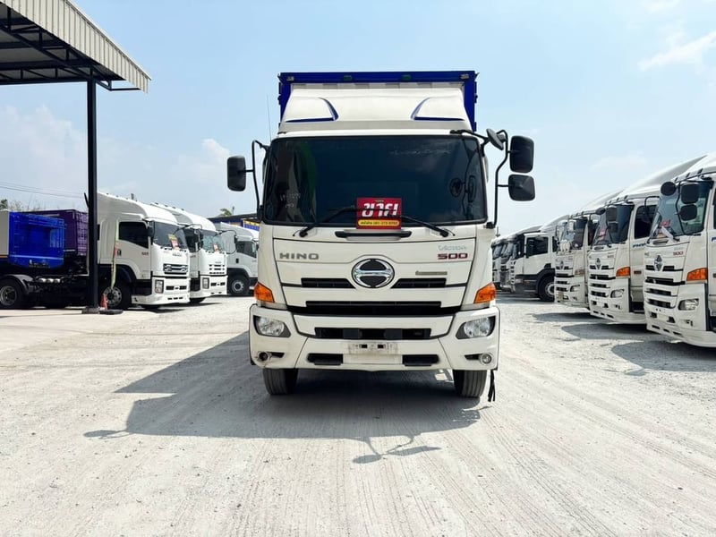 HINO FG8J 240แรงม้า รถบรรทุก 10ล้อ ตู้แห้ง