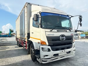 หกล้อตู้สิบบาน HINO FG8J 240 แรงม้า ปี 2560 (7915) 💥เพียง 1,260,000.- หกล้อตู้สิบบาน HINO FG8J 240 แรงม้า ปี 2560 (7915) 💥เพียง 1,260,000.-