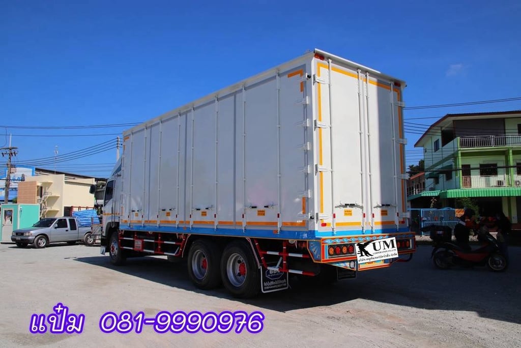 🚚สิบล้อตู้สิบบาน  ปี 2556 ISUZU  FVM 240 แรงม้า ราคา  1,150,000.-(4822) 🚚สิบล้อตู้สิบบาน  ปี 2556 ISUZU  FVM 240 แรงม้า ราคา  1,150,000.-(4822)