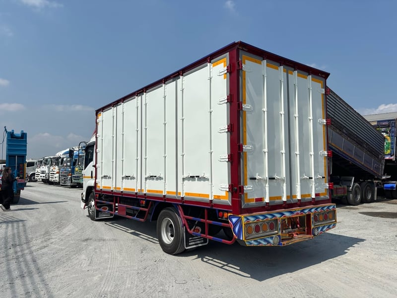 🚛หกล้อตู้สิบบาน ISUZU FRR 210 แรง ปี  2565   Sาคา  990,000.-(2331)
