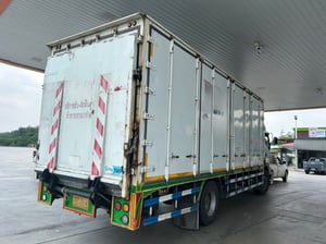 หกล้อตู้สิบบาน Isuzu Ftr  240 แรง ปี 2559 (3447)