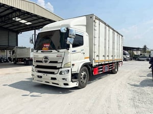 HINO FL8J 240แรงม้า รถบรรทุก 6ล้อ ตู้แห้ง ปี2018 เลขไมล์ 300,000 กม.