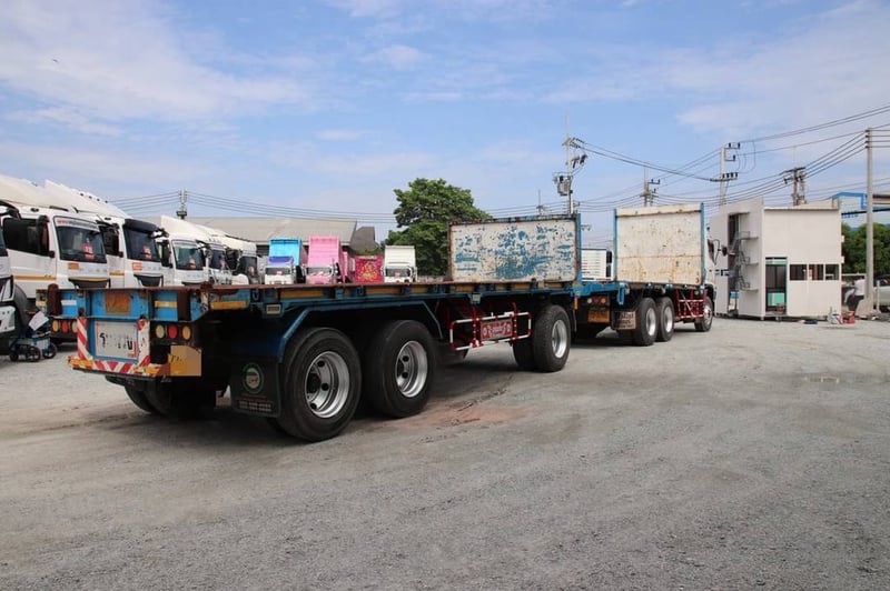 หางพ่วงพื้นเรียบ สามเพลา อู่ ซุ่นชัย ปี 2559(2767 ) ยาว 7.5 กว้าง 2.55 สูง 1.1