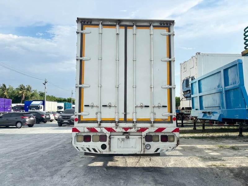 หกล้อตู้สิบบาน HINO FG8J  240 แรงม้า ปี 2560 (7915) 💥เพียง 1,260,000.- 
