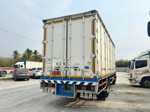 หกล้อตู้สิบบาน ISUZU FTR  240 แรงม้า ปี 2557 (9785)