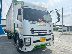 หกล้อตู้สิบบาน  ISUZU  FTR 240 แรงม้า ปี 2560 ( 0651)