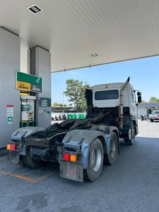 สิบล้อหัวลากสองเพลา  UD GWE370 ปี58 (3413)))(