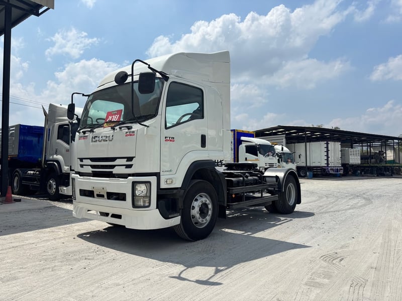 🚚หกล้อหัวลาก ISUZU FTR 240 แรง ปี 2565 Sาคา 1,470,000.-(2712) 🚚หกล้อหัวลาก ISUZU FTR 240 แรง ปี 2565 Sาคา 1,470,000.-(2712)