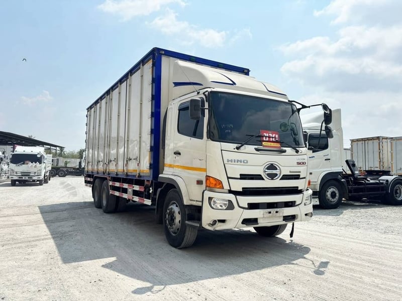 🚚HINO  FL8J  260 เเรง ปี 2566 Sาคา  2,420,000.-(1698)