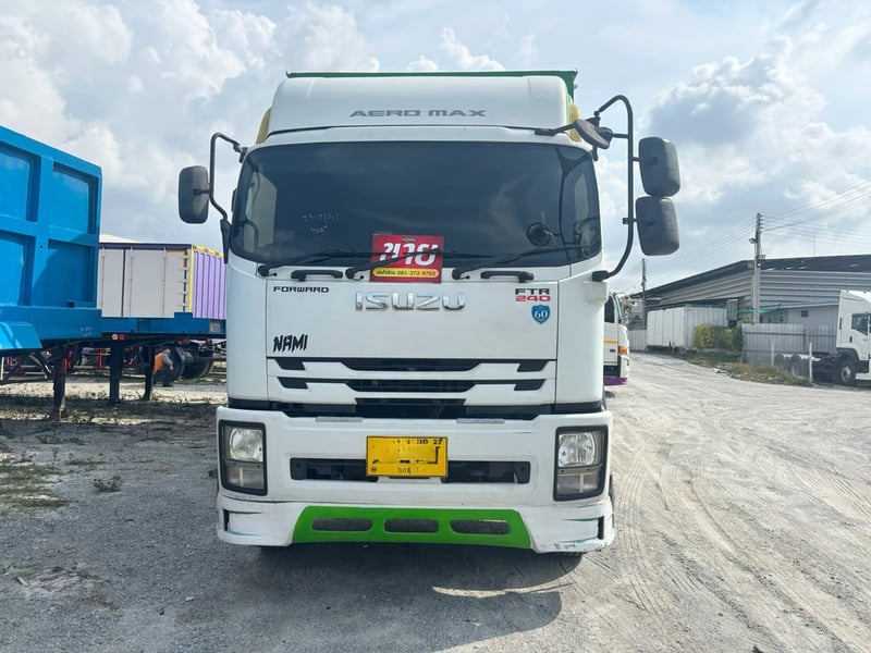 หกล้อตู้สิบบาน  ISUZU  FTR 240 แรงม้า ปี 2560 ( 0651)
