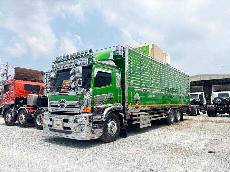 สิบล้อคอก  HINO FL8J  260 เเรง ปี 2566 Sาคา  2,750,000.- (5115)