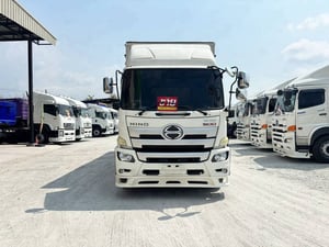 HINO FL8J 240แรงม้า รถบรรทุก 6ล้อ ตู้แห้ง ปี2018 เลขไมล์ 300,000 กม.