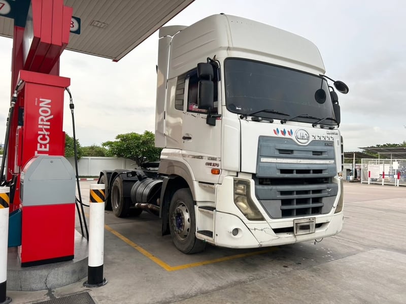 สิบล้อหัวลากสองเพลาUD GWE  Quester 378 แรงม้า ปี 58 (9215)