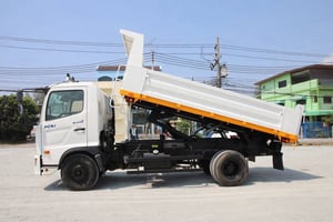 หกล้อดั้มพ์ HINO FC9J 175 แรง ปี 2565 💴 990,000.-(0793)