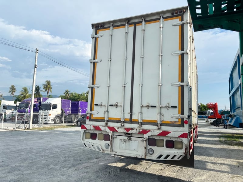 หกล้อตู้สิบบาน HINO FG8J 240 แรงม้า ปี 2560 (7915) 💥เพียง 1,260,000.- หกล้อตู้สิบบาน HINO FG8J 240 แรงม้า ปี 2560 (7915) 💥เพียง 1,260,000.-