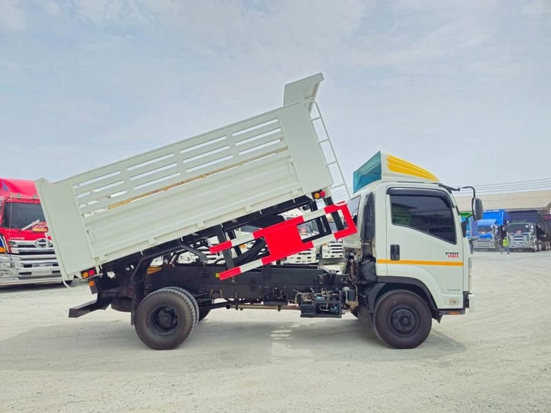 📌หกล้อดั้มพ์ ปี 2565  ISUZU FRR 210 เเรง  💴1,110,000.- (0522)