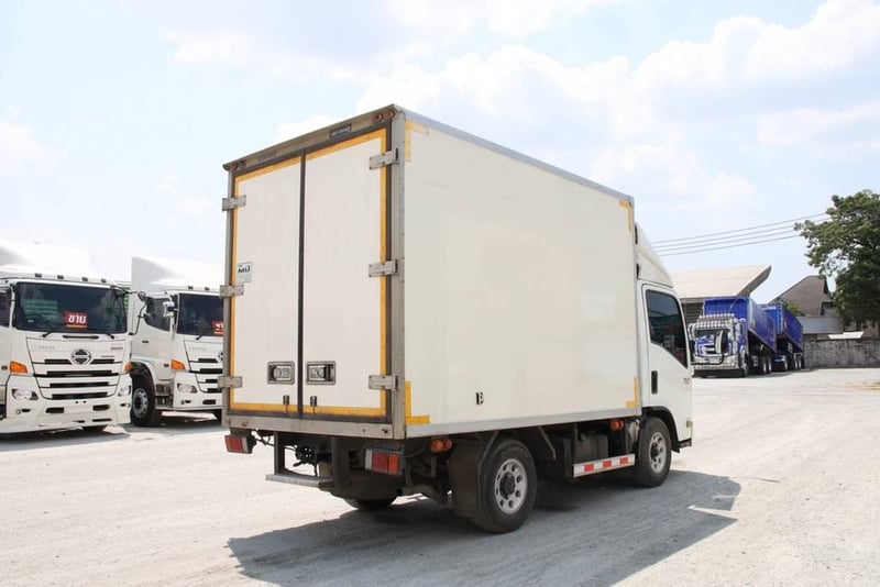 สี่ล้อตู้เย็น ISUZU  NLR 130 แรง  ปี 2566  Vาย 820,000.- (8088)