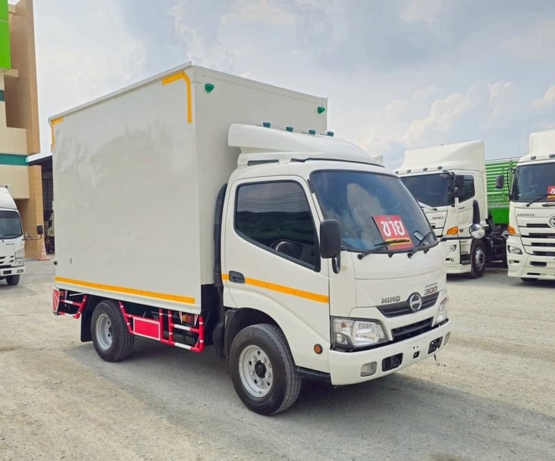 สี่ล้อตู้ทึบ HINO XZU 136 แรงม้า ปี 2563 (637)