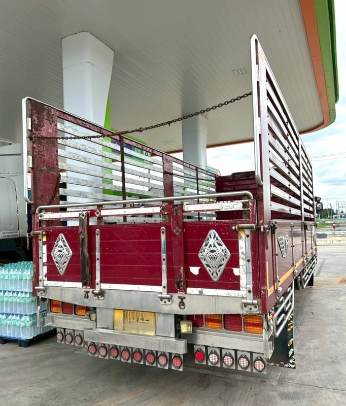 ISUZU FRR 210แรงม้า รถบรรทุก 6ล้อ กระบะคอกสูง ISUZU FRR 210แรงม้า รถบรรทุก 6ล้อ กระบะคอกสูง