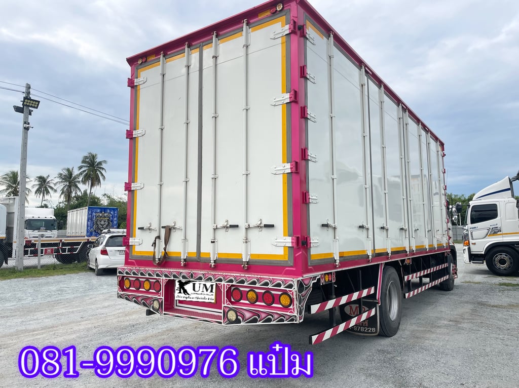 หกล้อตู้ สิบน๊อต ยาว 7.5 กว้าง 2.45 สูง 2.6 หลังคาลอน เเบบใหม่ HINO FG8J 240 แรงม้า ปี 2566 ราคา 1,590,000.-(3276) หกล้อตู้ สิบน๊อต ยาว 7.5 กว้าง 2.45 สูง 2.6 หลังคาลอน เเบบใหม่ HINO FG8J 240 แรงม้า ปี 2566 ราคา 1,590,000.-(3276)