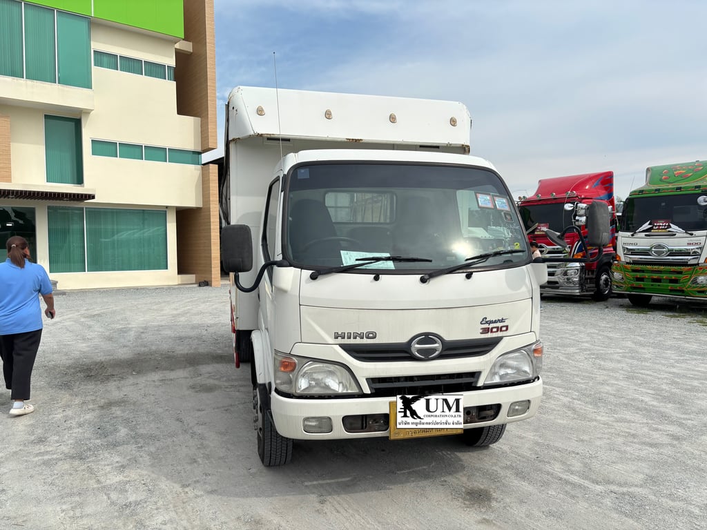 หกล้อโดยสาร HINO XZU 150 เเรงม้า ปี 2557 ยาว 4.3 กว้าง 2.0 สูง 1.9 ราคา 550,000.- (0756) หกล้อโดยสาร HINO XZU 150 เเรงม้า ปี 2557 ยาว 4.3 กว้าง 2.0 สูง 1.9 ราคา 550,000.- (0756)