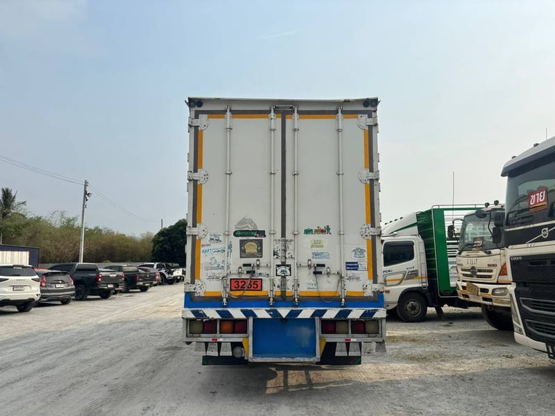 หกล้อตู้สิบบาน ปี 2559 ISUZU FTR 240 เเรง (3447)