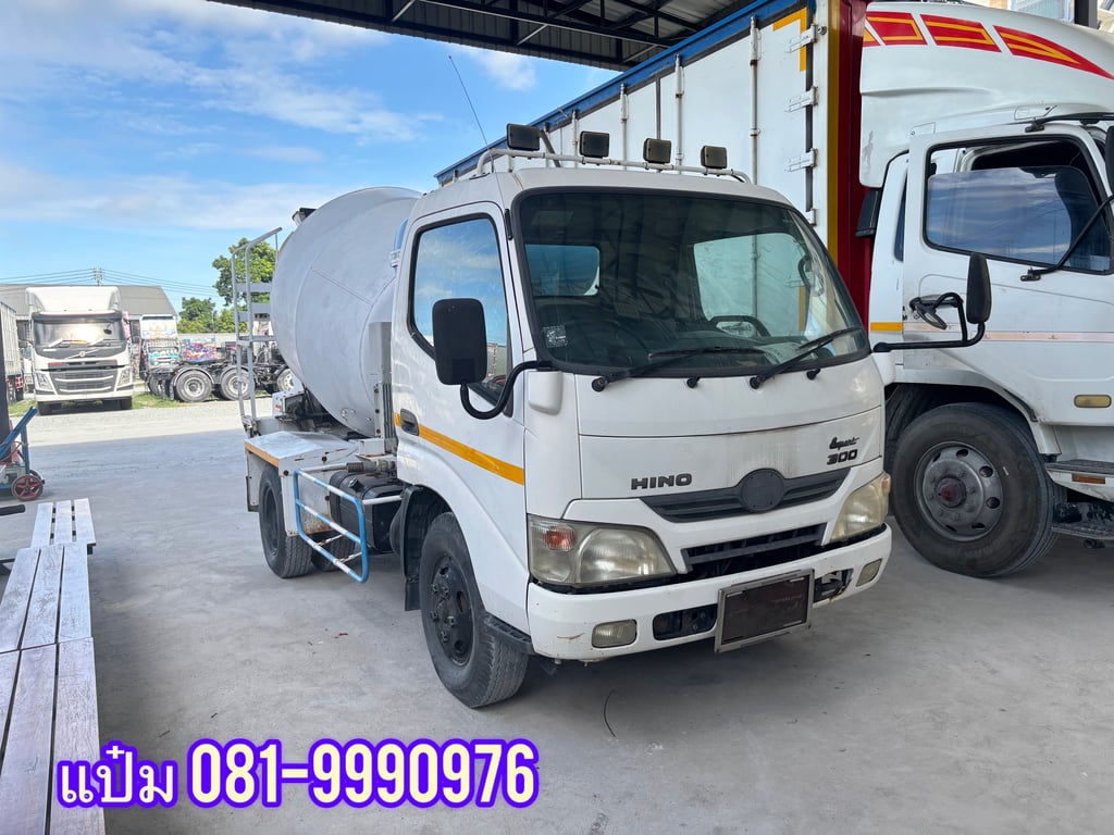 หกล้อโม่ปูน  ปี 2555 HINO  XZU  150  แรงม้า ราคา  660,000.-(4973)