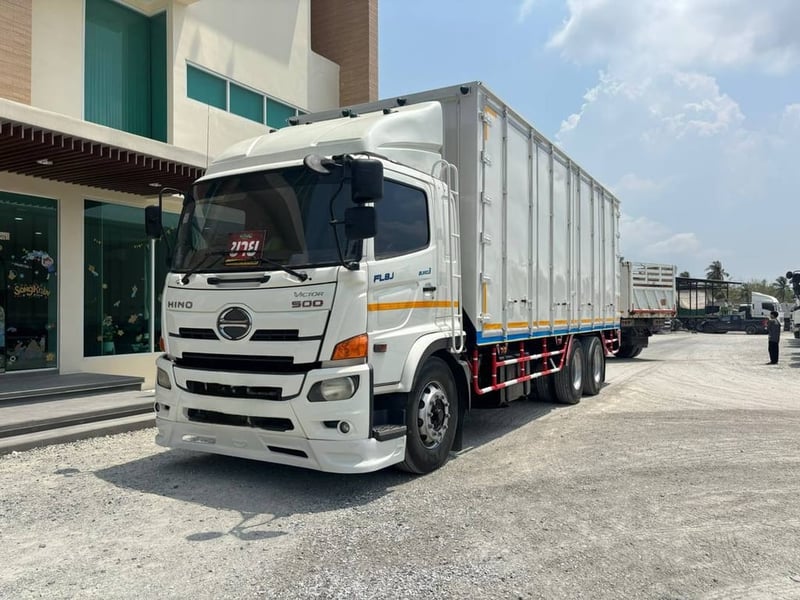  HINO  FL8J 260 แรง ปี 2561 ยาวนอก 7.6สูงใน 2.56 กว้างใน 2.36  ลดเหลือ 1,650,000.- (2717)