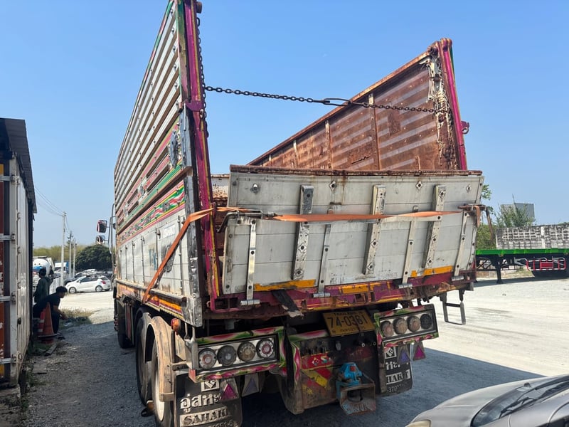 สิบล้อดั้มพ์เกษตร ISUZU FXZ 360 แรงม้า ปี 2553 (0361) สิบล้อดั้มพ์เกษตร ISUZU FXZ 360 แรงม้า ปี 2553 (0361)