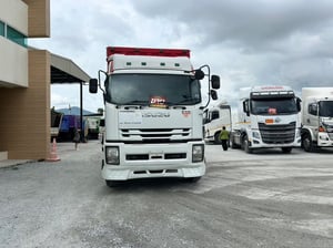 หกล้อตู้สิบบาน ISUZU FTR 240 แรง ปี 2561 (8202) ยาว 7.67 สูงใน 2.62 กว้างใน 2.4 หกล้อตู้สิบบาน ISUZU FTR 240 แรง ปี 2561 (8202) ยาว 7.67 สูงใน 2.62 กว้างใน 2.4