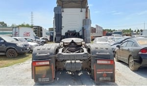 สิบล้อหัวลาก VOLVO  440 แรงม้า ปี 2558 (8454)